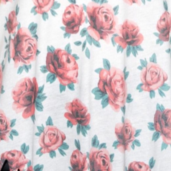 Gypsy Roses Boho Fringe Top - Picture 4 of 6